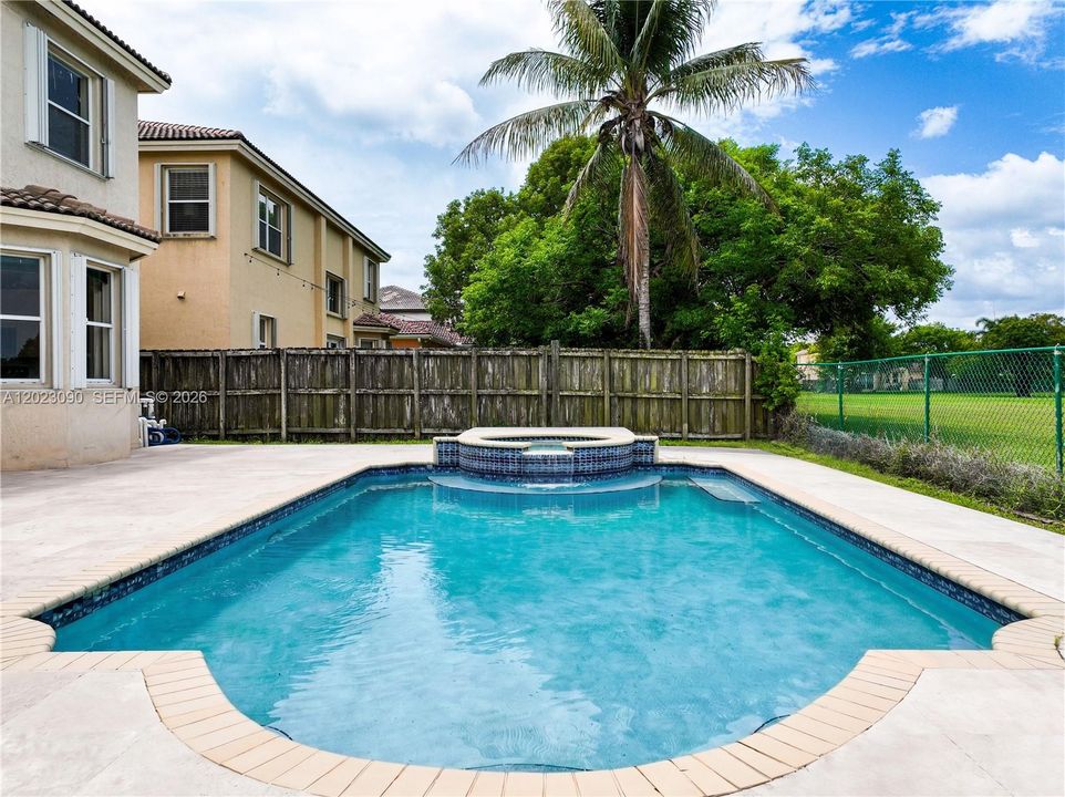 For Sale: $575,000 (4 beds, 3 baths, 2786 Square Feet)