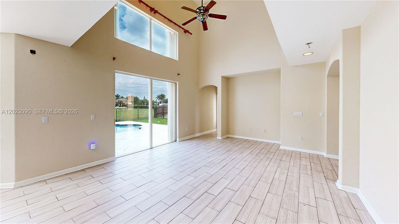 For Sale: $575,000 (4 beds, 3 baths, 2786 Square Feet)
