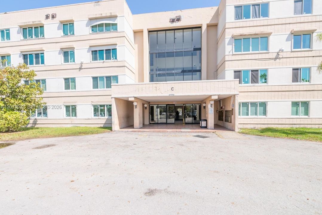 В аренду: $1,695 (2 спален, 1 ванн, 1075 Квадратных фут)