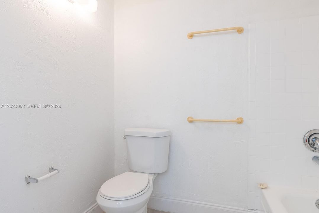 В аренду: $1,695 (2 спален, 1 ванн, 1075 Квадратных фут)