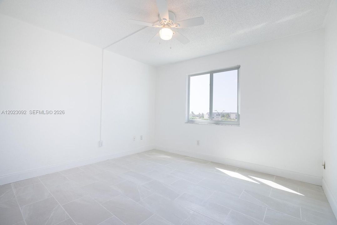 В аренду: $1,695 (2 спален, 1 ванн, 1075 Квадратных фут)