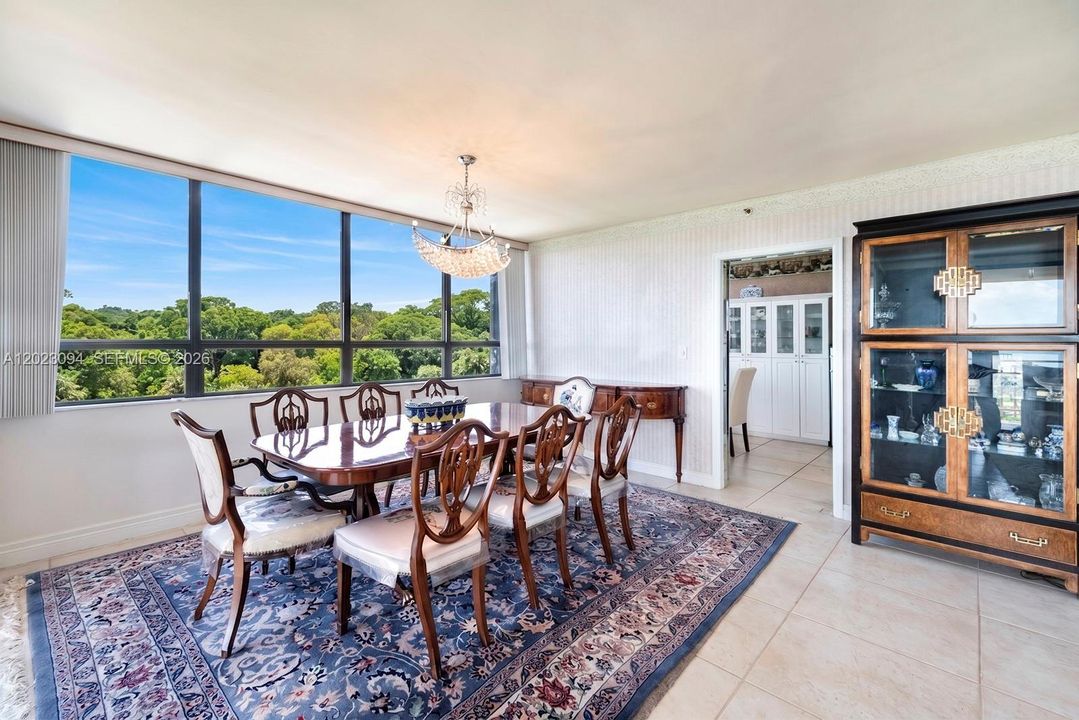 For Sale: $425,000 (2 beds, 2 baths, 2215 Square Feet)