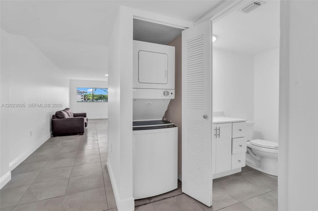 En Venta: $175,000 (1 camas, 1 baños, 1056 Pies cuadrados)