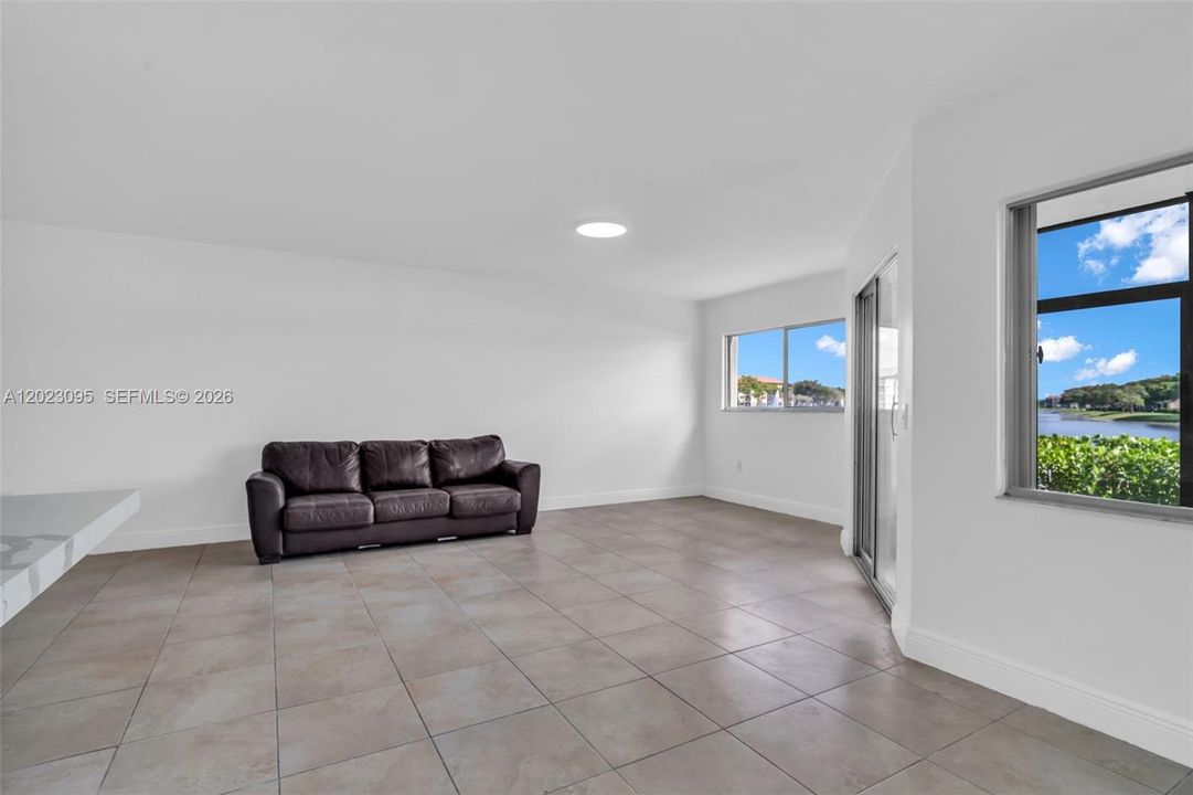 En Venta: $175,000 (1 camas, 1 baños, 1056 Pies cuadrados)