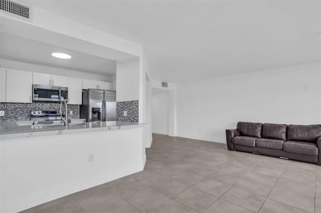En Venta: $175,000 (1 camas, 1 baños, 1056 Pies cuadrados)