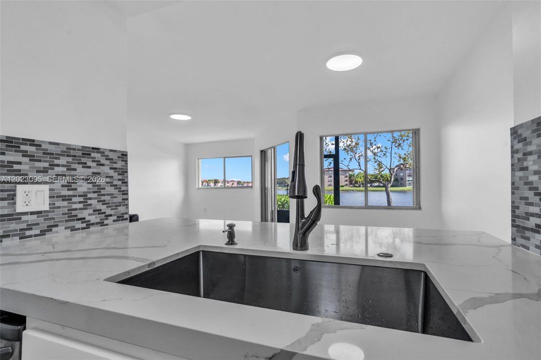 En Venta: $175,000 (1 camas, 1 baños, 1056 Pies cuadrados)