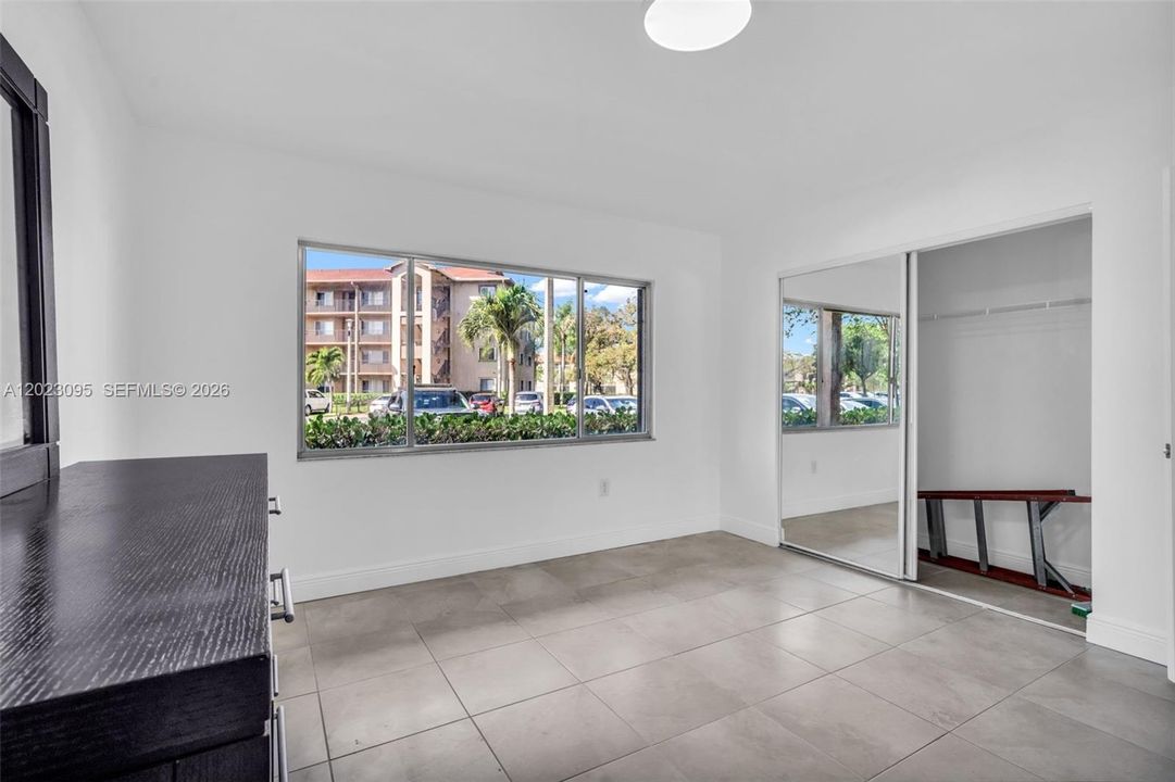 En Venta: $175,000 (1 camas, 1 baños, 1056 Pies cuadrados)