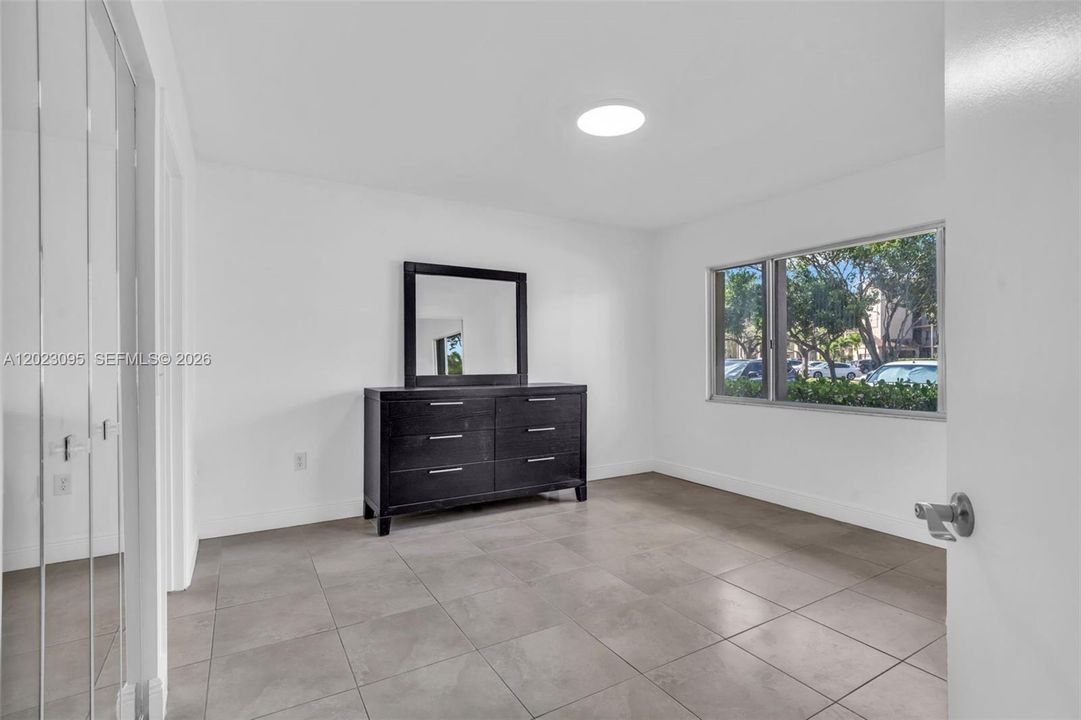 En Venta: $175,000 (1 camas, 1 baños, 1056 Pies cuadrados)
