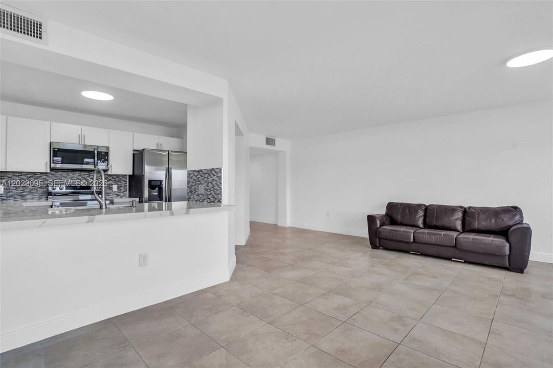 En Venta: $175,000 (1 camas, 1 baños, 1056 Pies cuadrados)