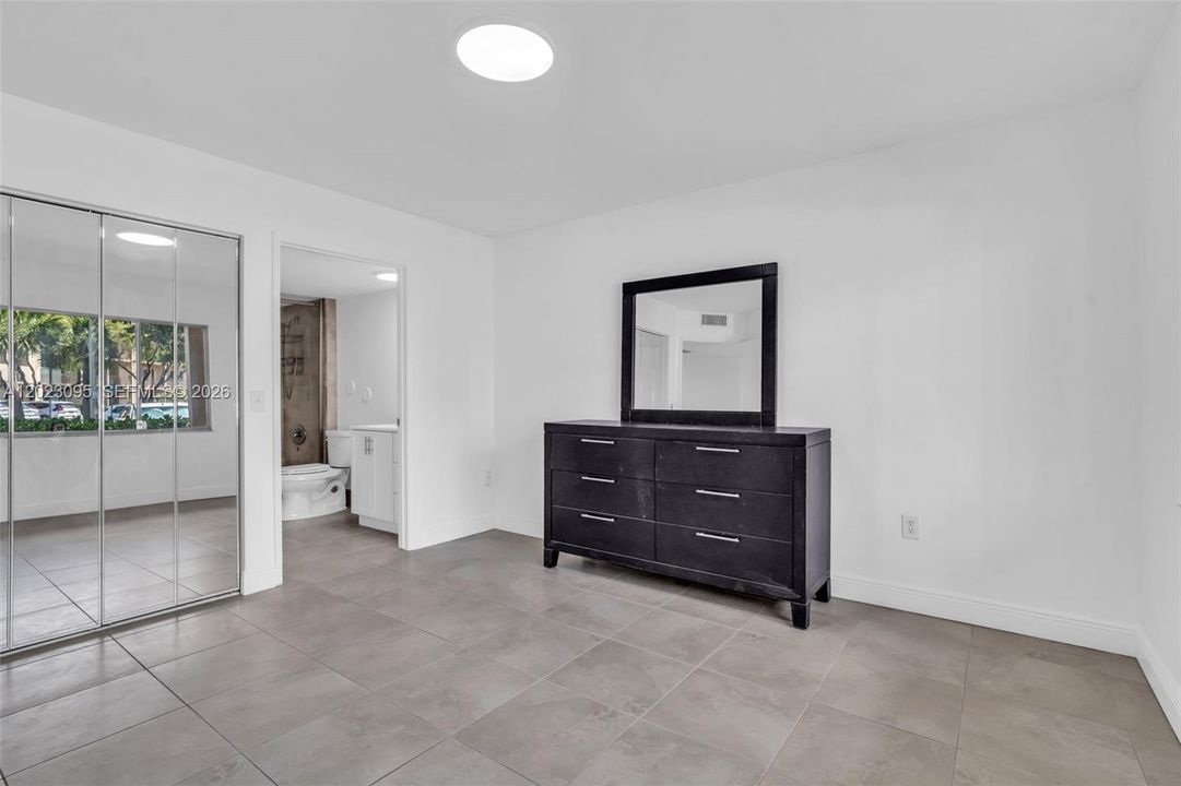 En Venta: $175,000 (1 camas, 1 baños, 1056 Pies cuadrados)