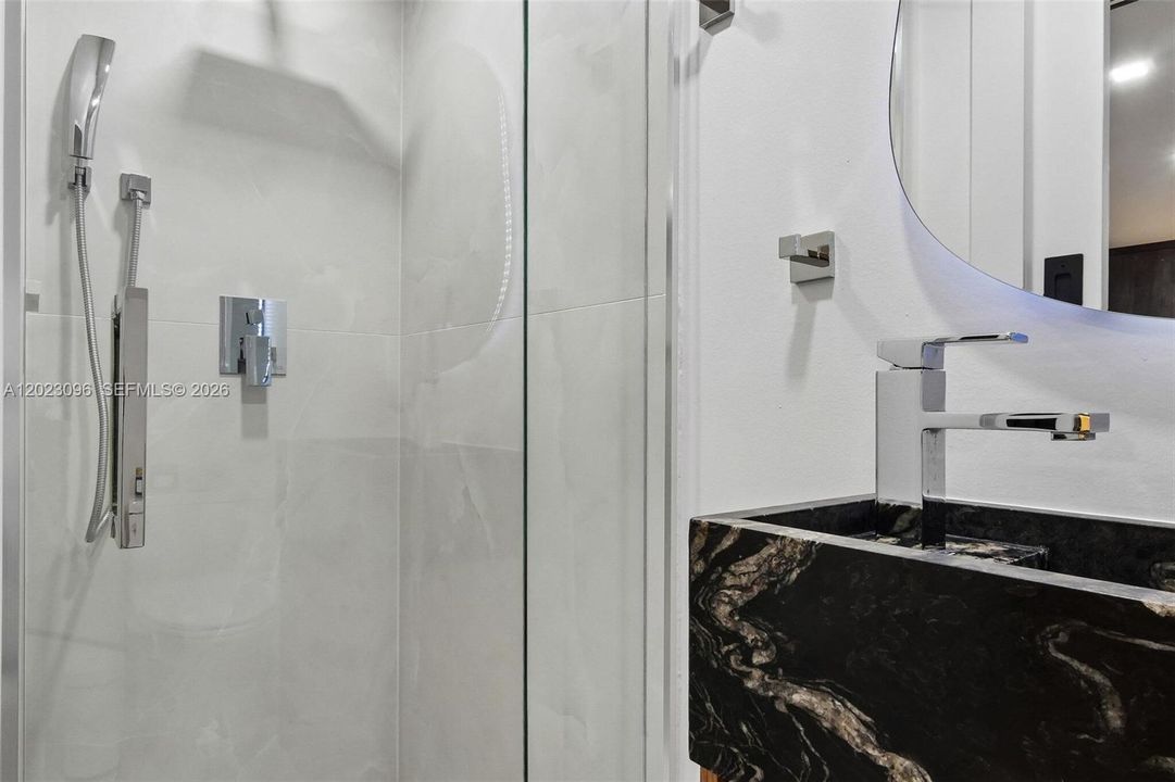 En Venta: $1,895,000 (2 camas, 3 baños, 1404 Pies cuadrados)