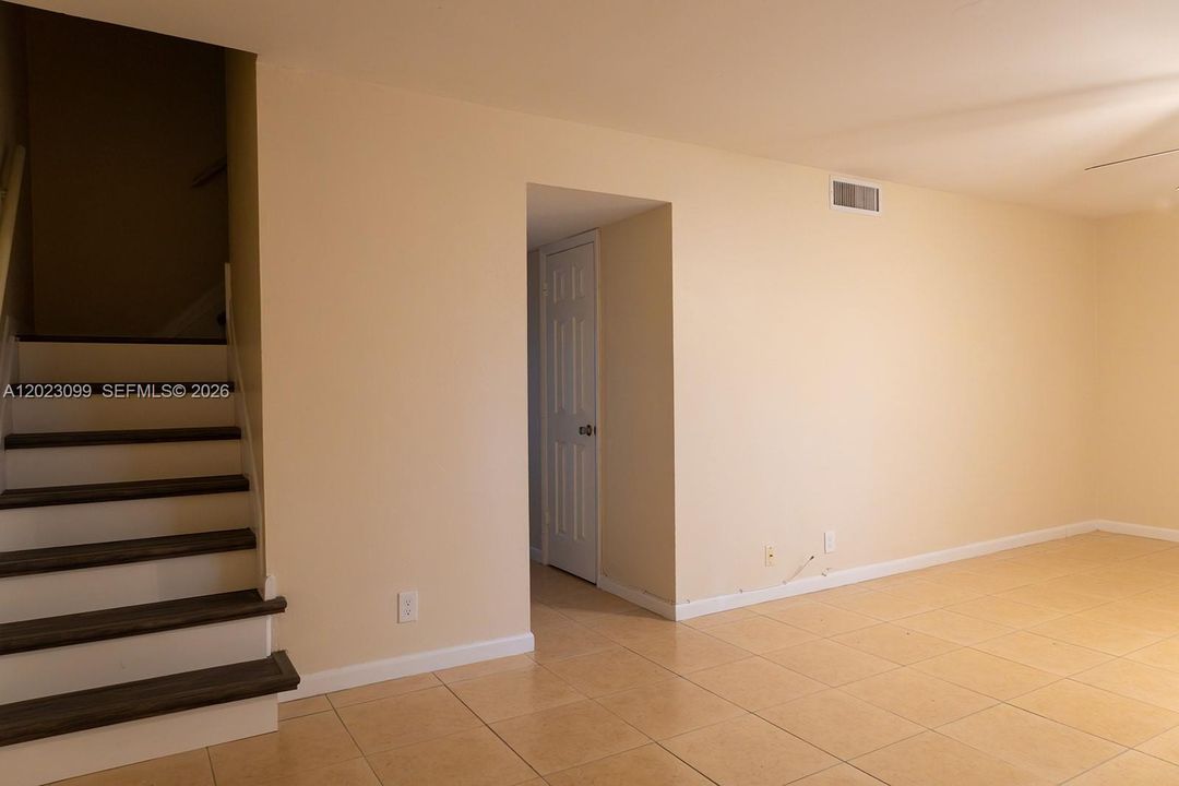 В аренду: $2,700 (3 спален, 2 ванн, 1630 Квадратных фут)
