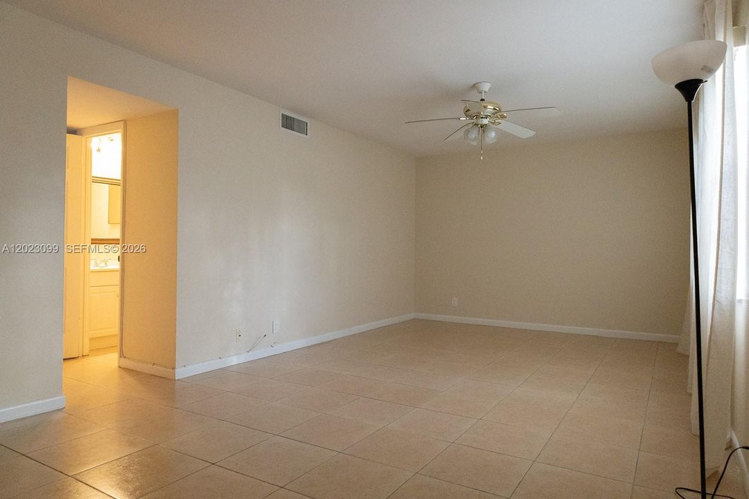 В аренду: $2,700 (3 спален, 2 ванн, 1630 Квадратных фут)