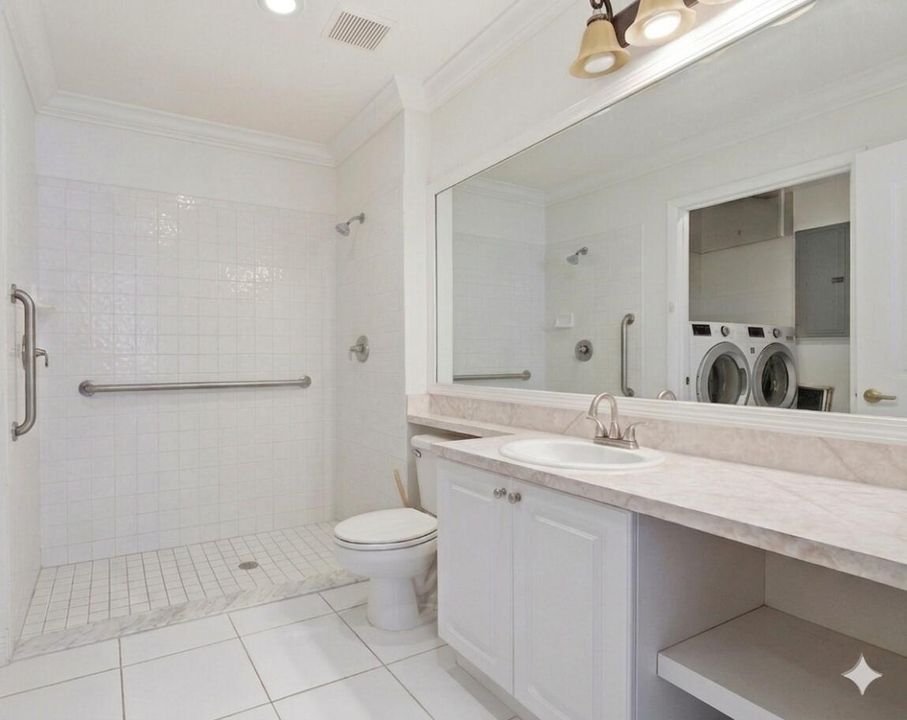 Ensuite bath with shower