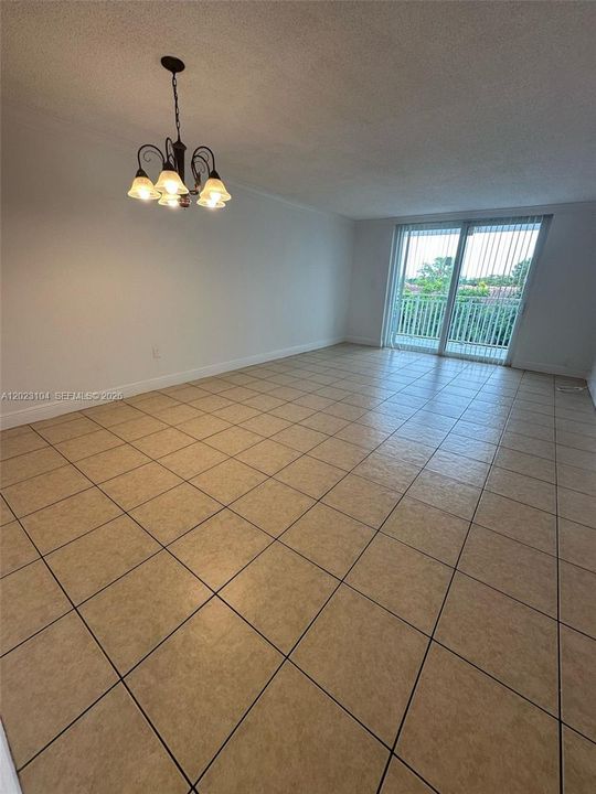 For Rent: $2,100 (2 beds, 1 baths, 980 Square Feet)