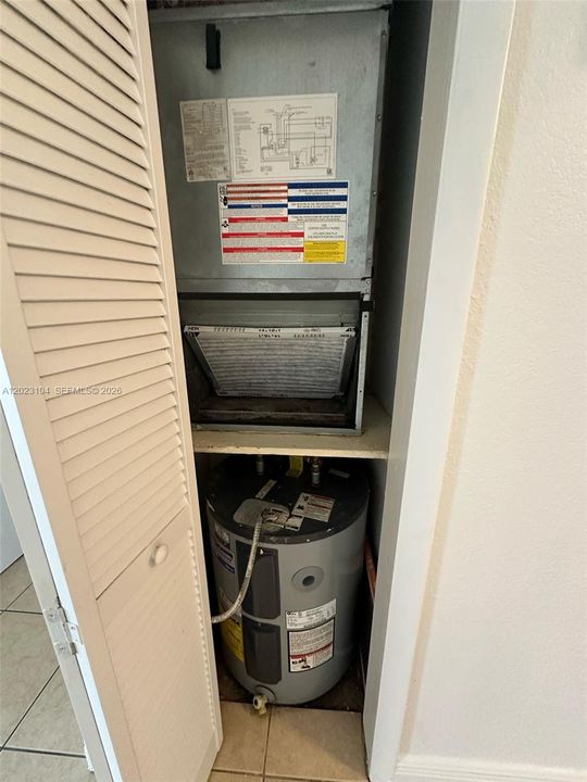 For Rent: $2,100 (2 beds, 1 baths, 980 Square Feet)