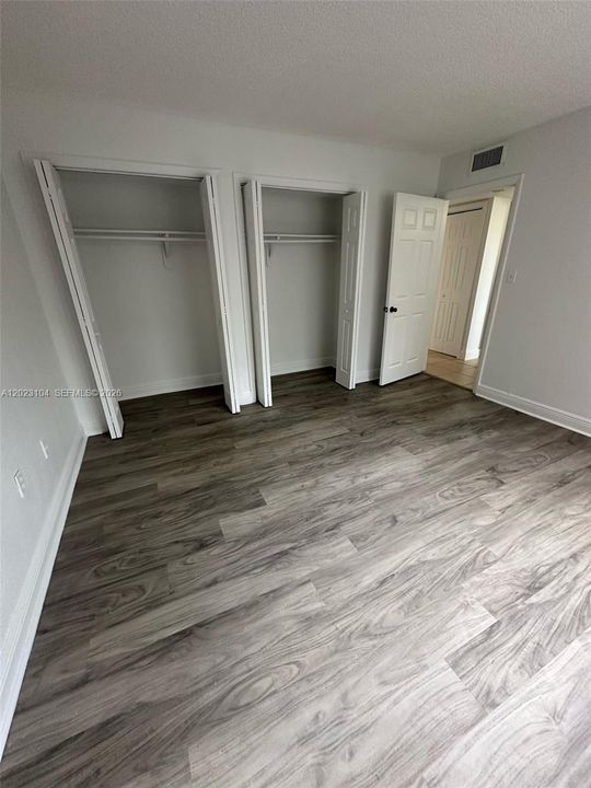 For Rent: $2,100 (2 beds, 1 baths, 980 Square Feet)