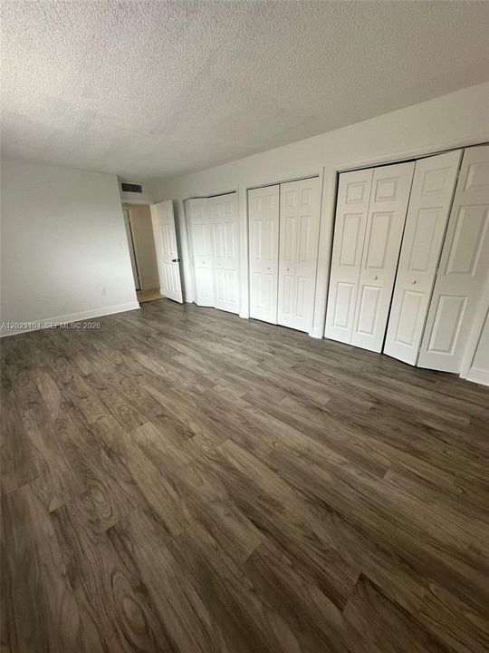 For Rent: $2,100 (2 beds, 1 baths, 980 Square Feet)