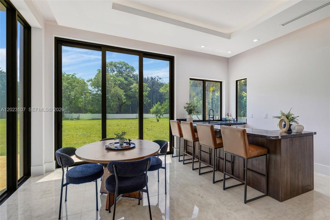 For Sale: $5,995,000 (7 beds, 7 baths, 6006 Square Feet)