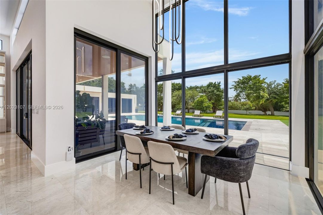 For Sale: $5,995,000 (7 beds, 7 baths, 6006 Square Feet)