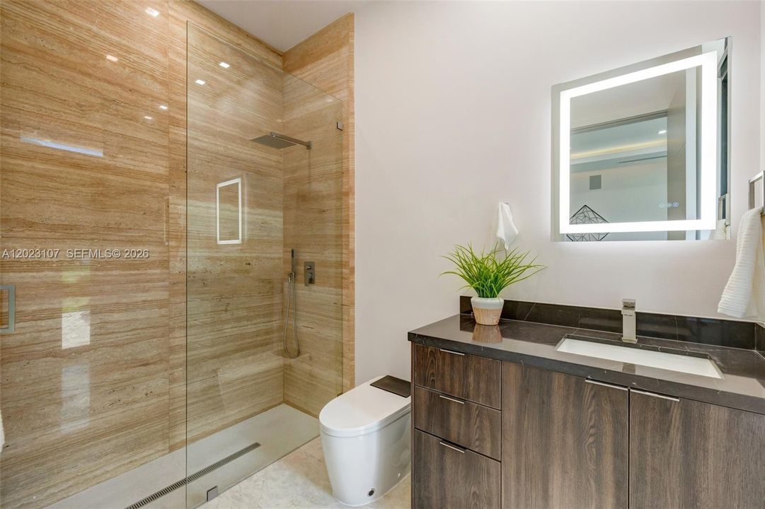 For Sale: $5,995,000 (7 beds, 7 baths, 6006 Square Feet)