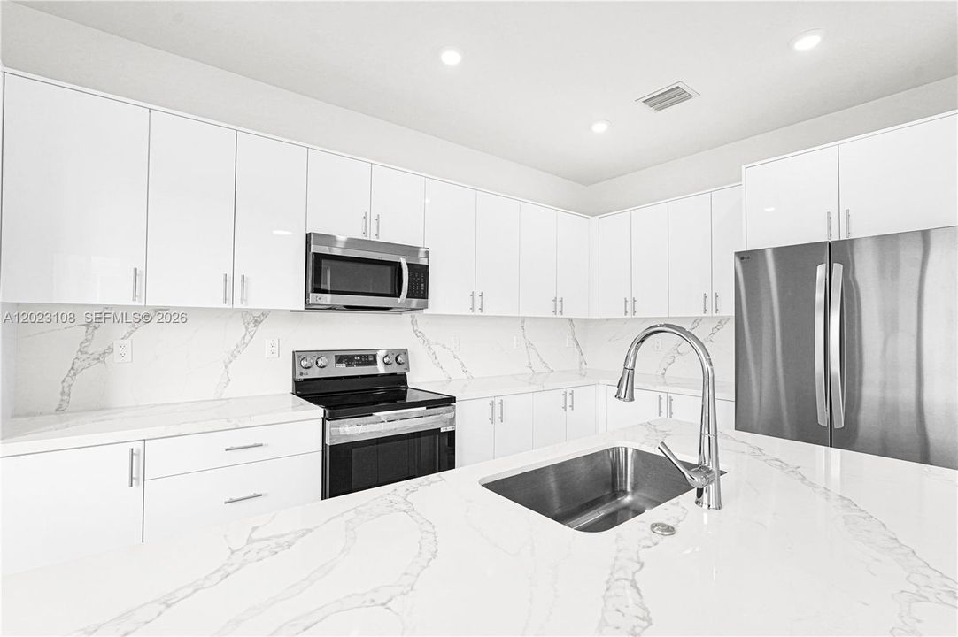 En Venta: $639,990 (5 camas, 4 baños, 0 Pies cuadrados)