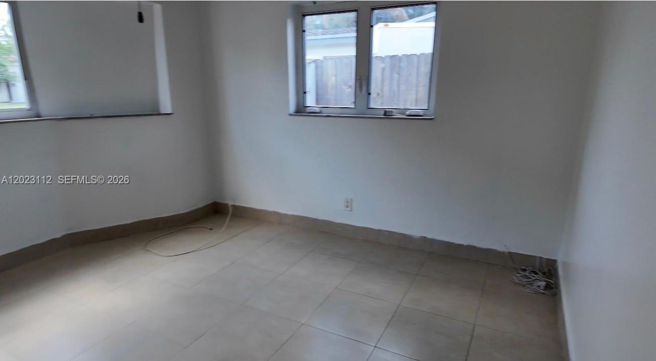 В аренду: $3,750 (4 спален, 2 ванн, 1990 Квадратных фут)