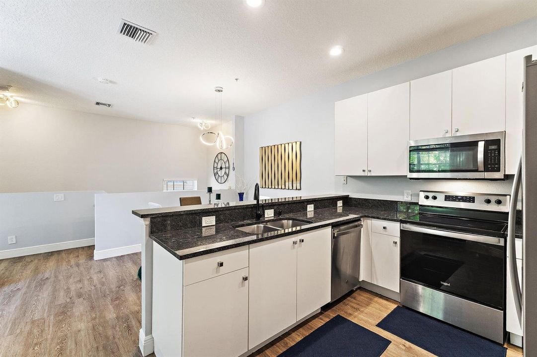 035-114LighthouseCir-UnitC-SMALL