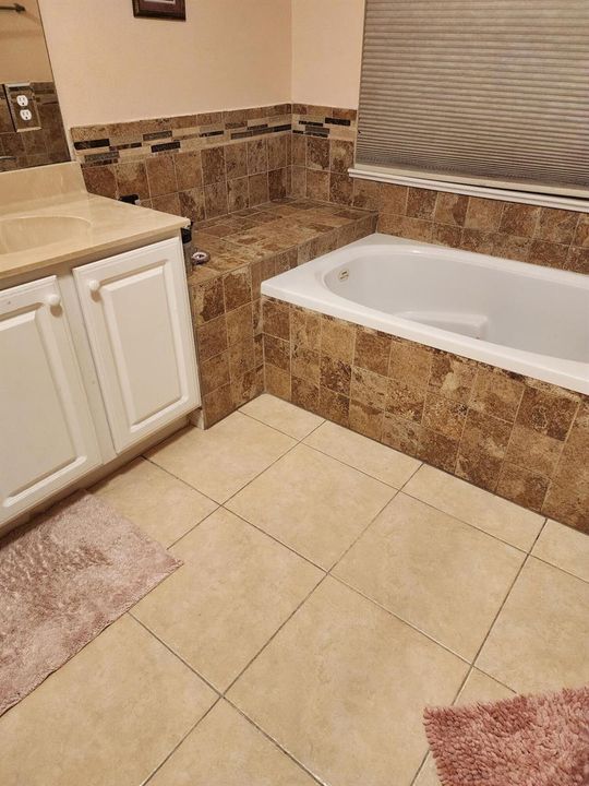 sinclair bathgroom