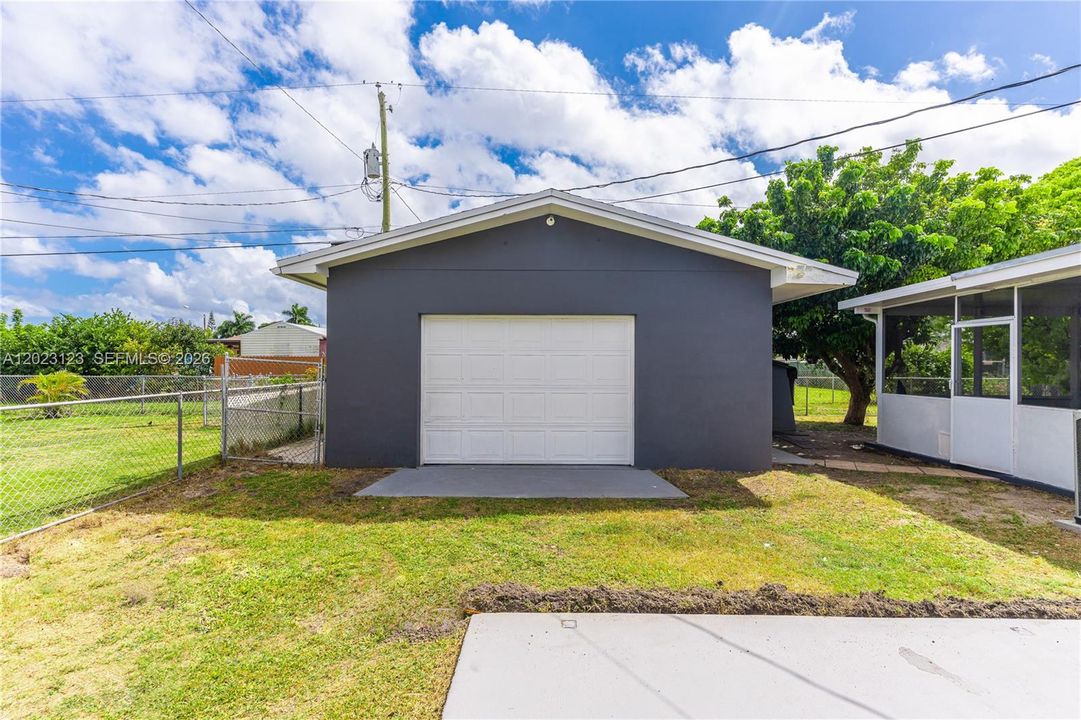 For Rent: $4,435 (4 beds, 2 baths, 2150 Square Feet)