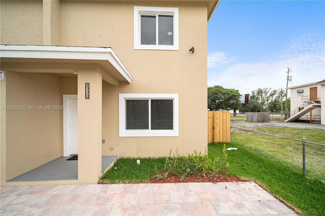 For Rent: $3,800 (4 beds, 3 baths, 1728 Square Feet)