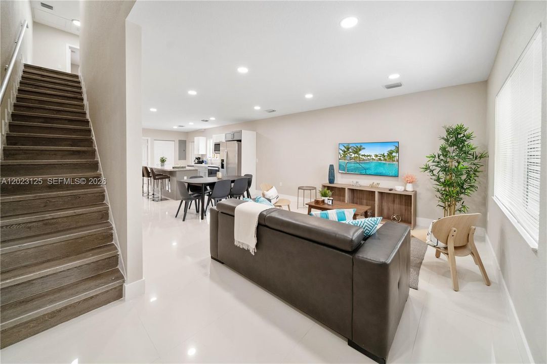For Rent: $3,800 (4 beds, 3 baths, 1728 Square Feet)