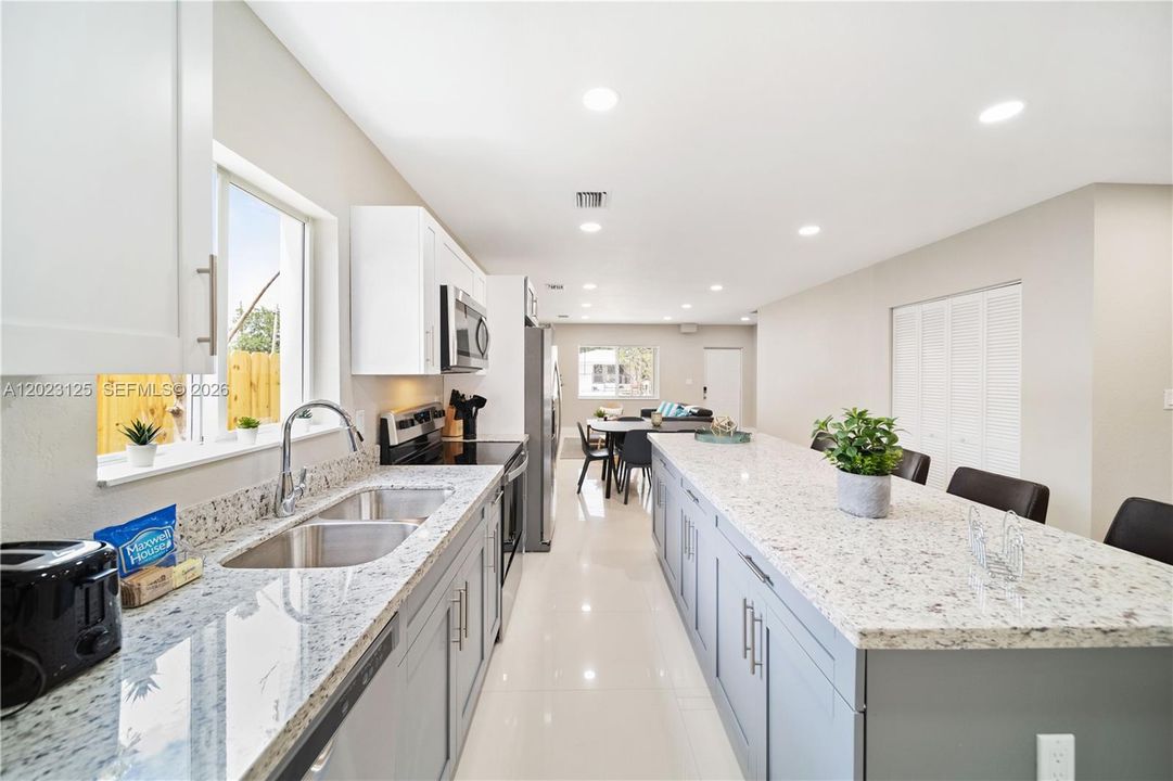 For Rent: $3,800 (4 beds, 3 baths, 1728 Square Feet)