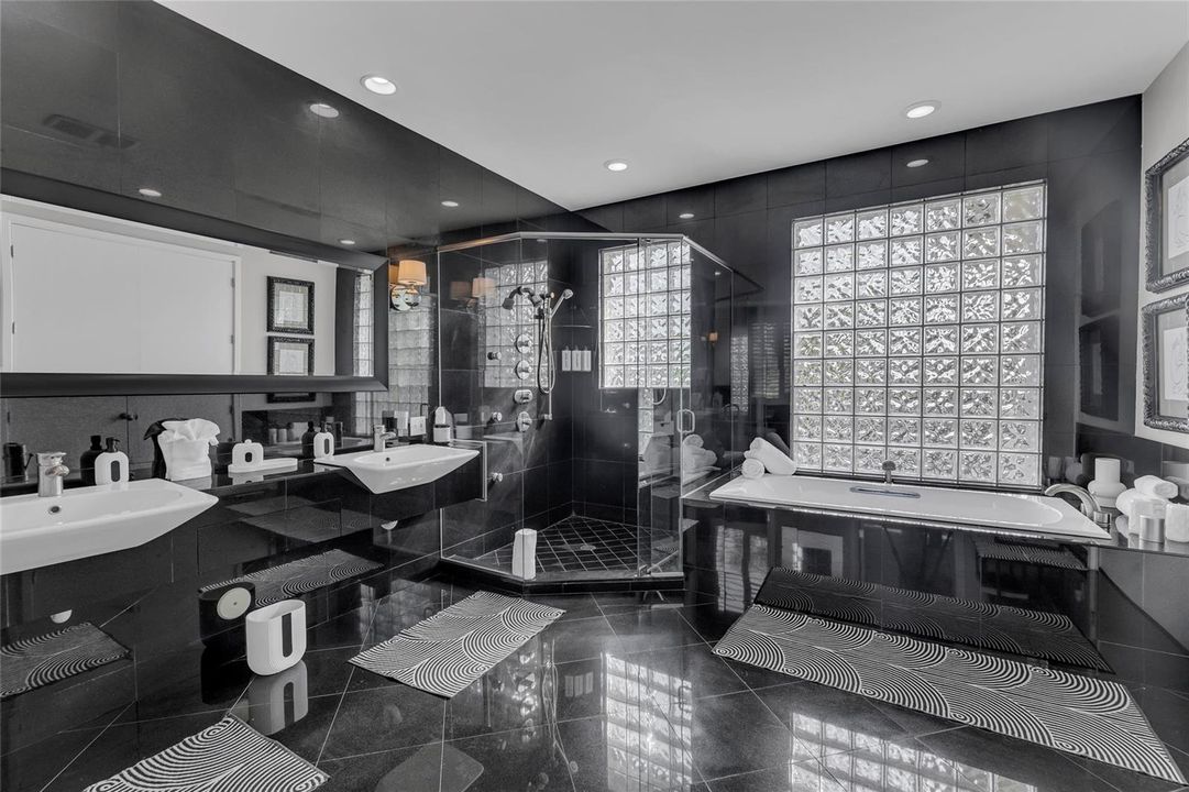 Primary En Suite Bathroom