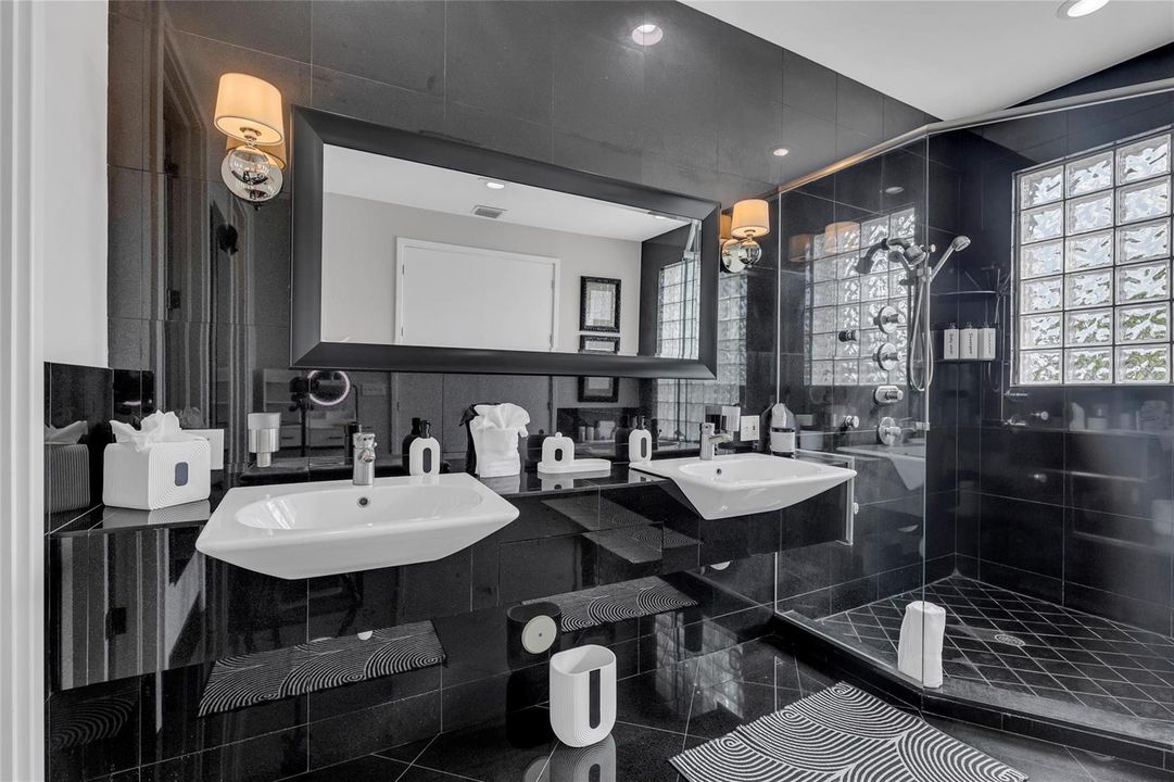 Primary En Suite Bathroom