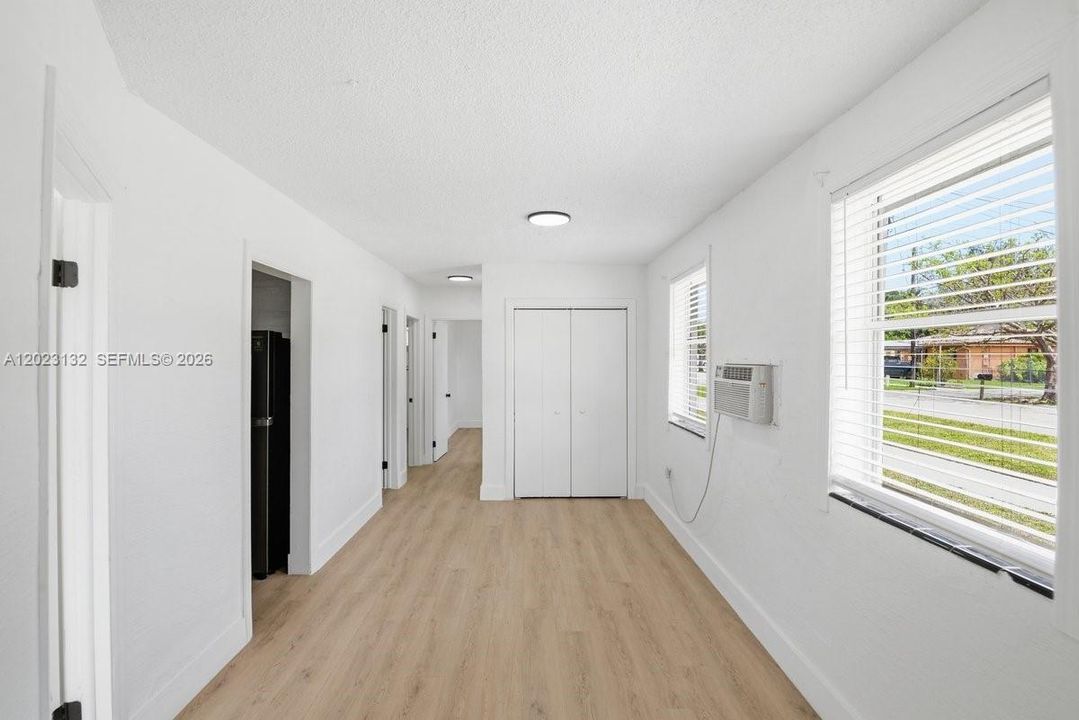 На продажу: $399,900 (3 спален, 1 ванн, 840 Квадратных фут)