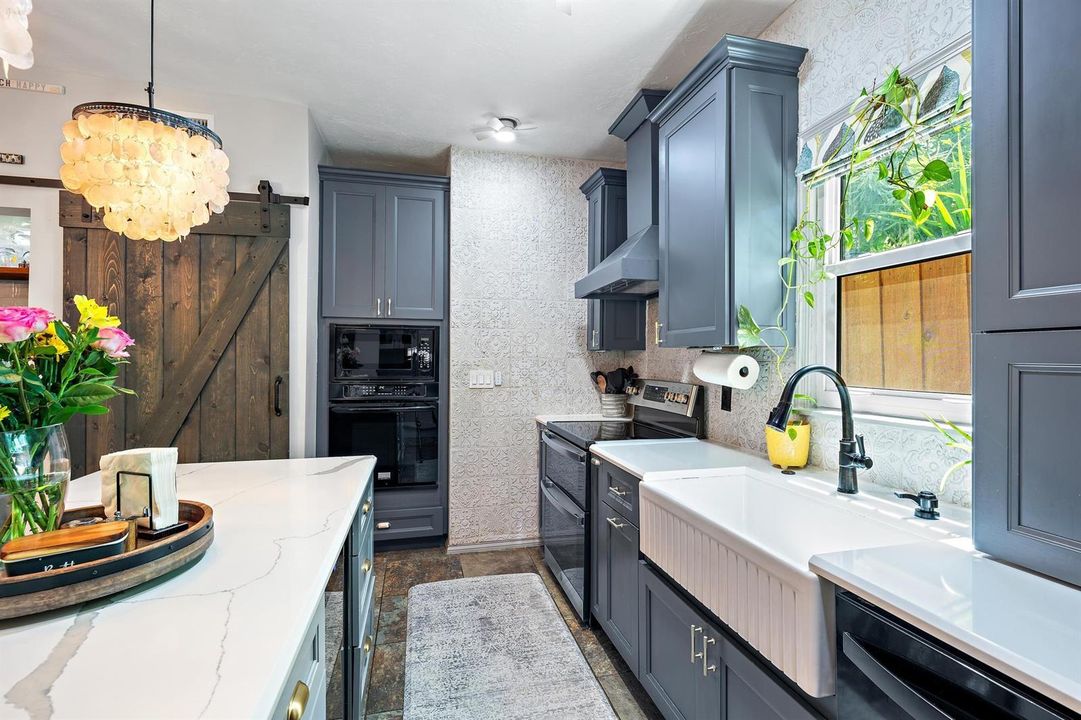 823 Selkirk St-10