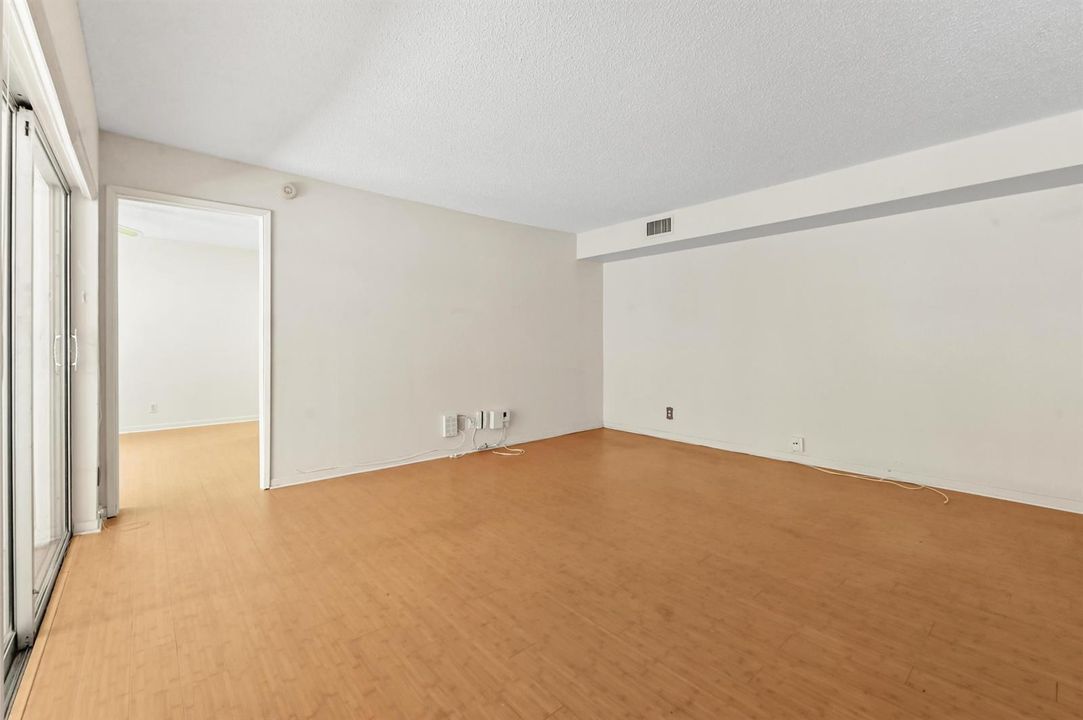 06 Living room 02