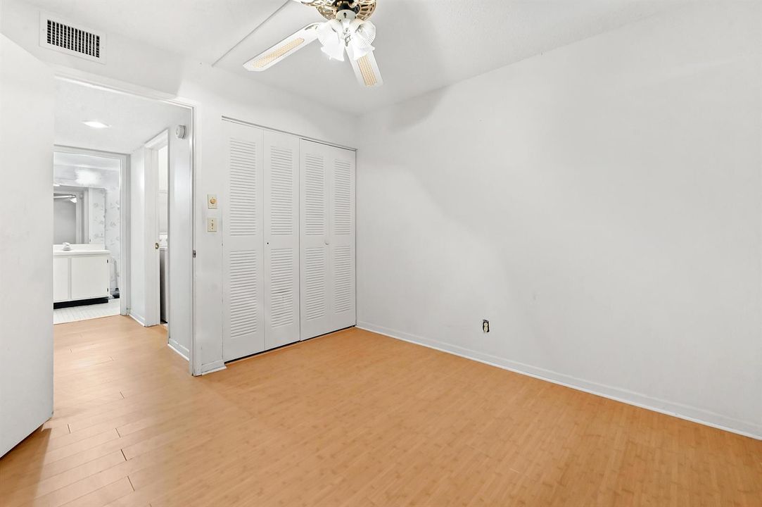 18 Bedroom 02