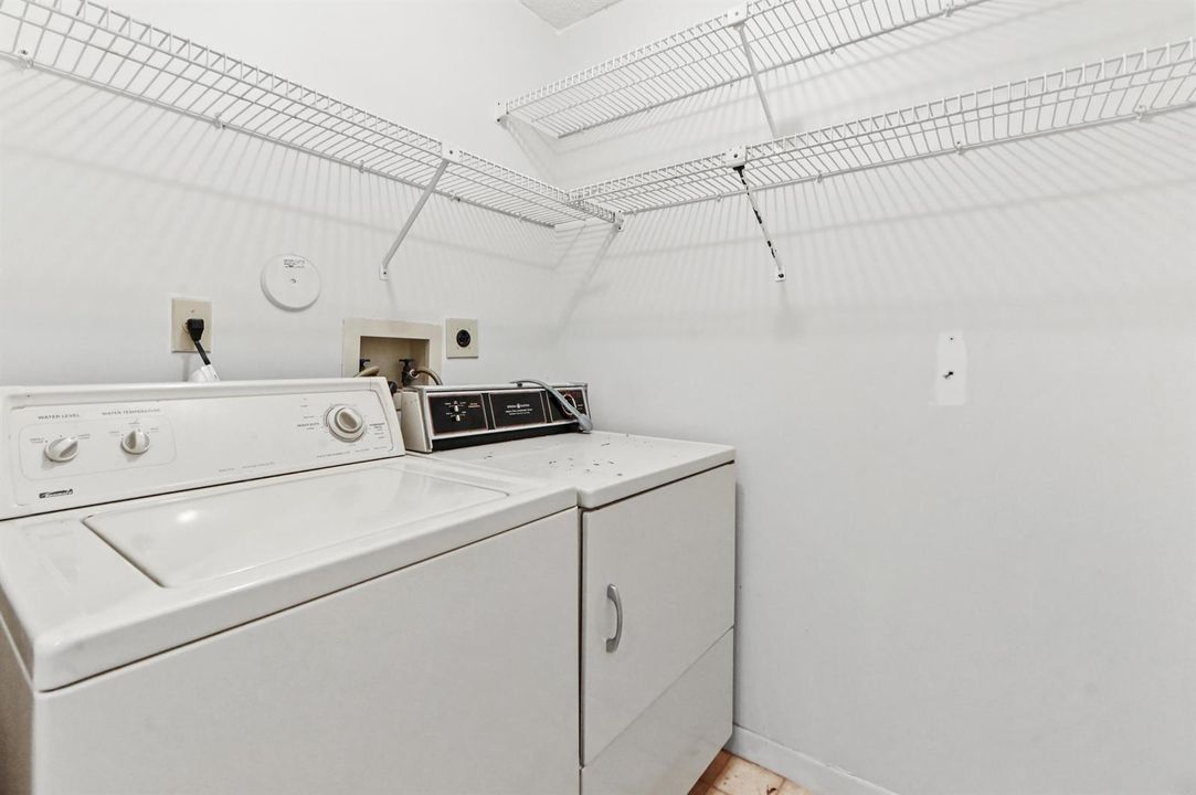 15 Laundry room 01