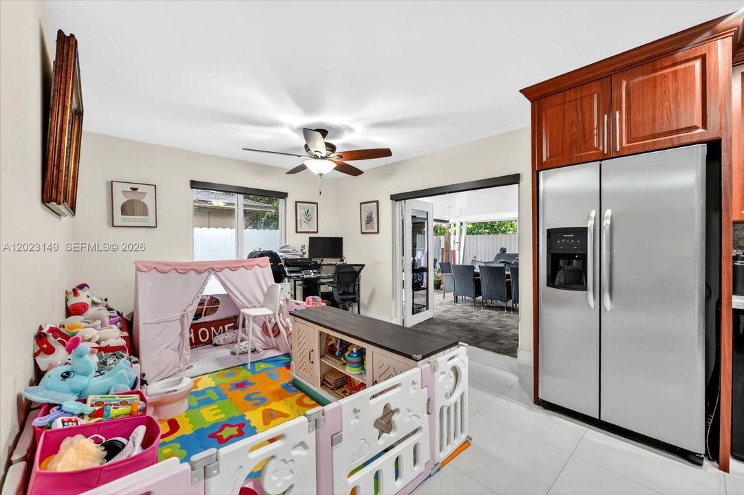 Activo con contrato: $550,000 (3 camas, 2 baños, 1268 Pies cuadrados)