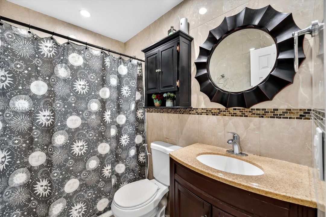 Activo con contrato: $550,000 (3 camas, 2 baños, 1268 Pies cuadrados)