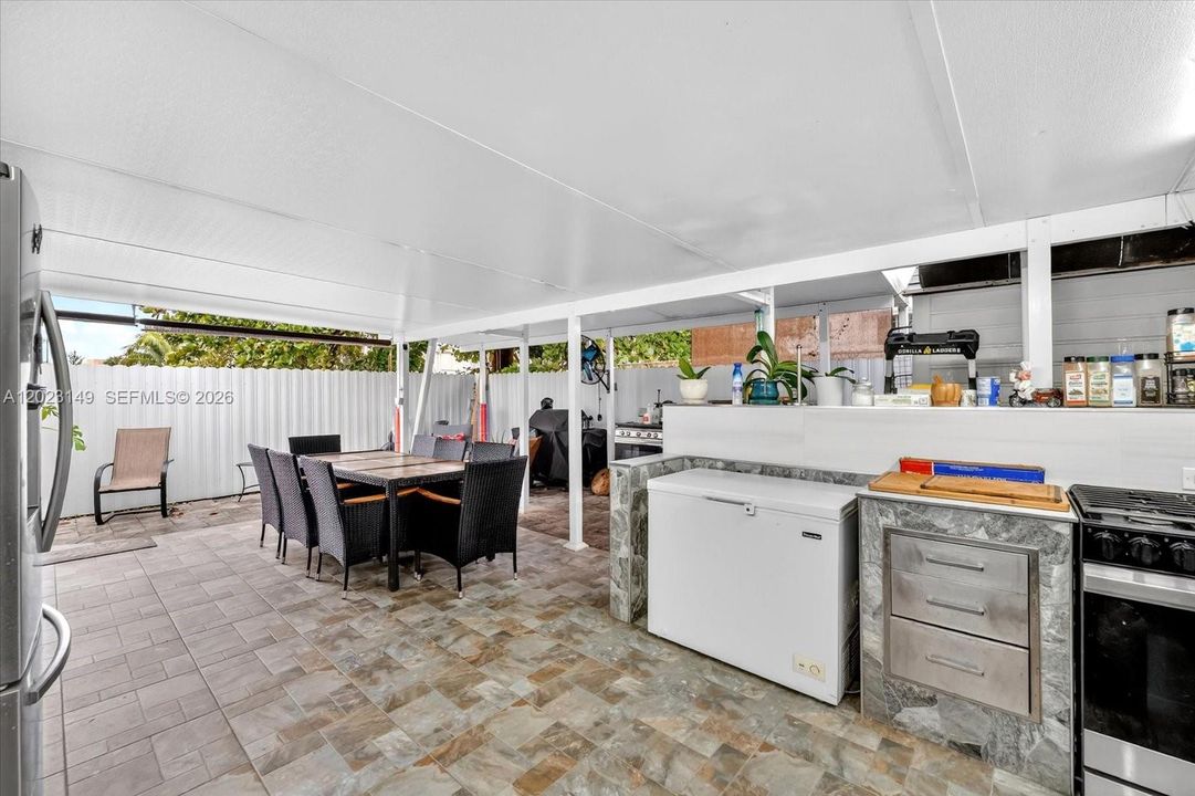 Activo con contrato: $550,000 (3 camas, 2 baños, 1268 Pies cuadrados)
