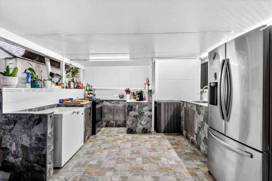Activo con contrato: $550,000 (3 camas, 2 baños, 1268 Pies cuadrados)