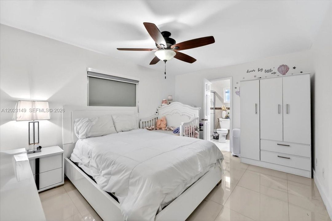 Activo con contrato: $550,000 (3 camas, 2 baños, 1268 Pies cuadrados)