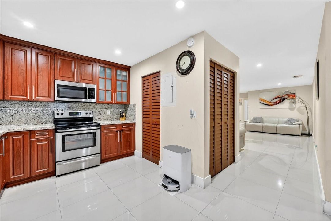 Activo con contrato: $550,000 (3 camas, 2 baños, 1268 Pies cuadrados)