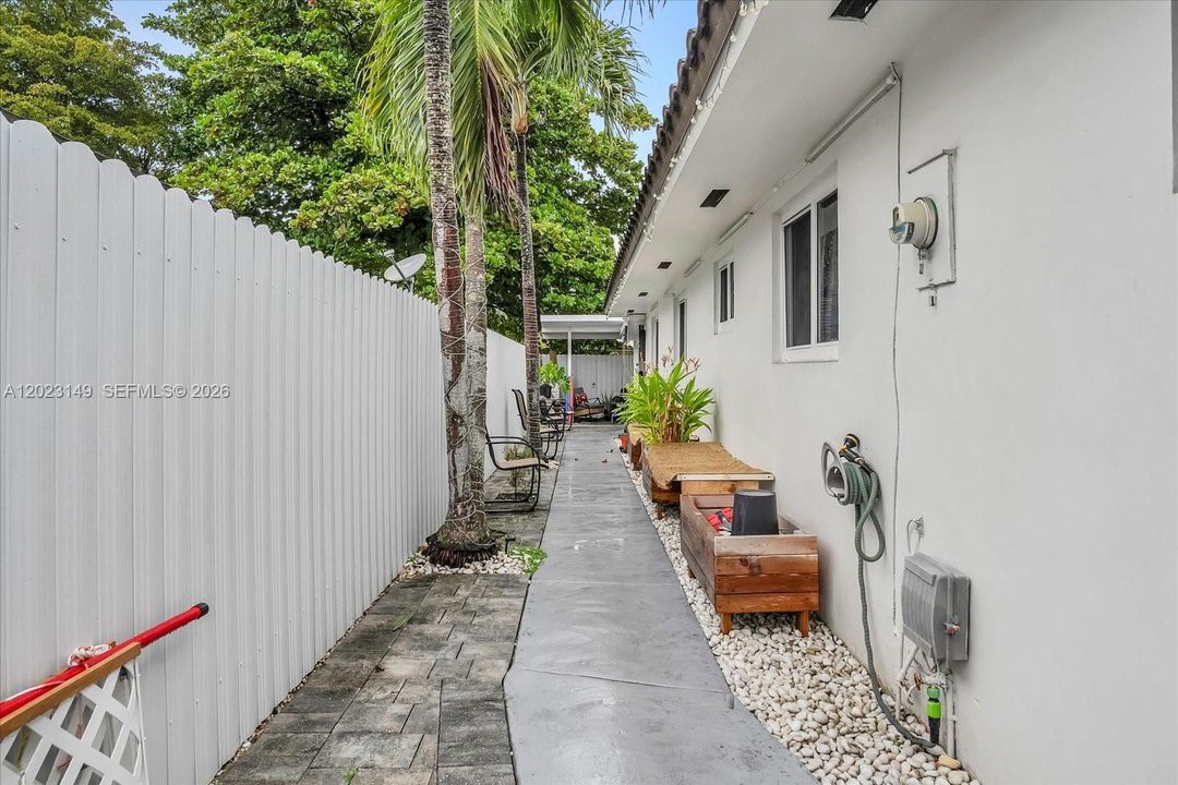 Activo con contrato: $550,000 (3 camas, 2 baños, 1268 Pies cuadrados)