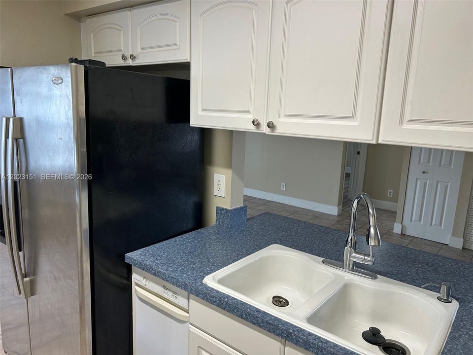 В аренду: $2,450 (3 спален, 2 ванн, 1125 Квадратных фут)