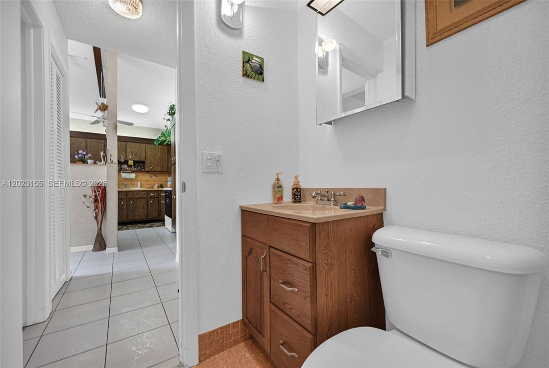 For Sale: $229,000 (2 beds, 2 baths, 960 Square Feet)