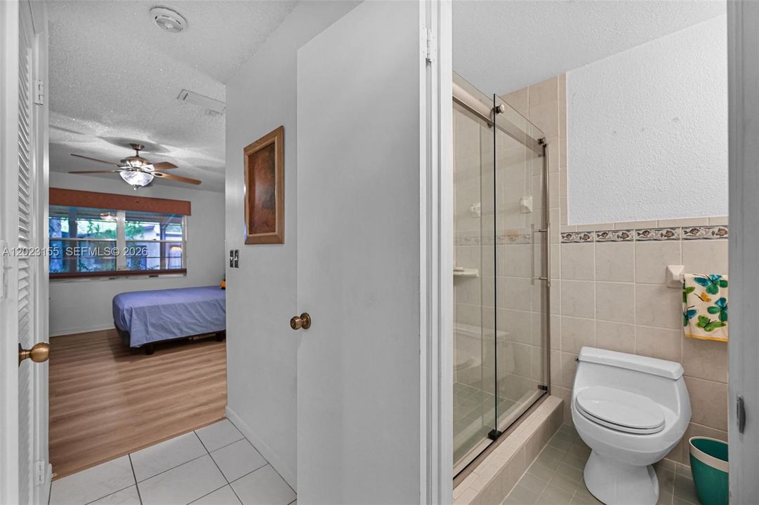 For Sale: $229,000 (2 beds, 2 baths, 960 Square Feet)